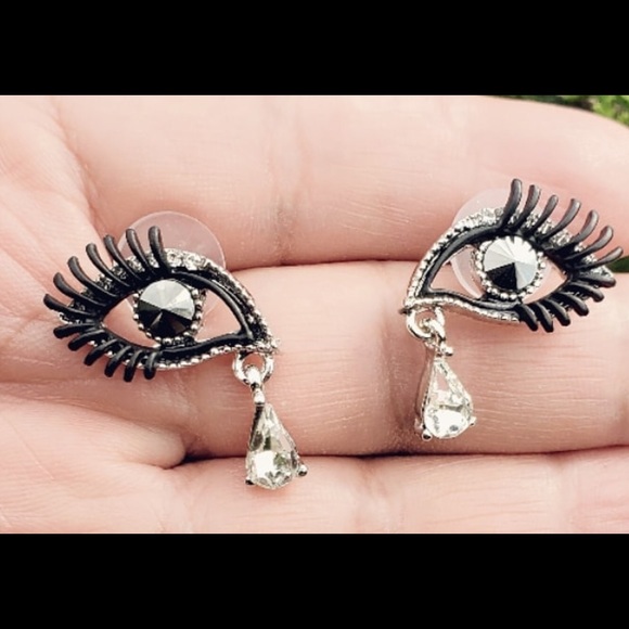 Black Crystal Eye Tear shape stud earnings. NWT - Picture 5 of 5